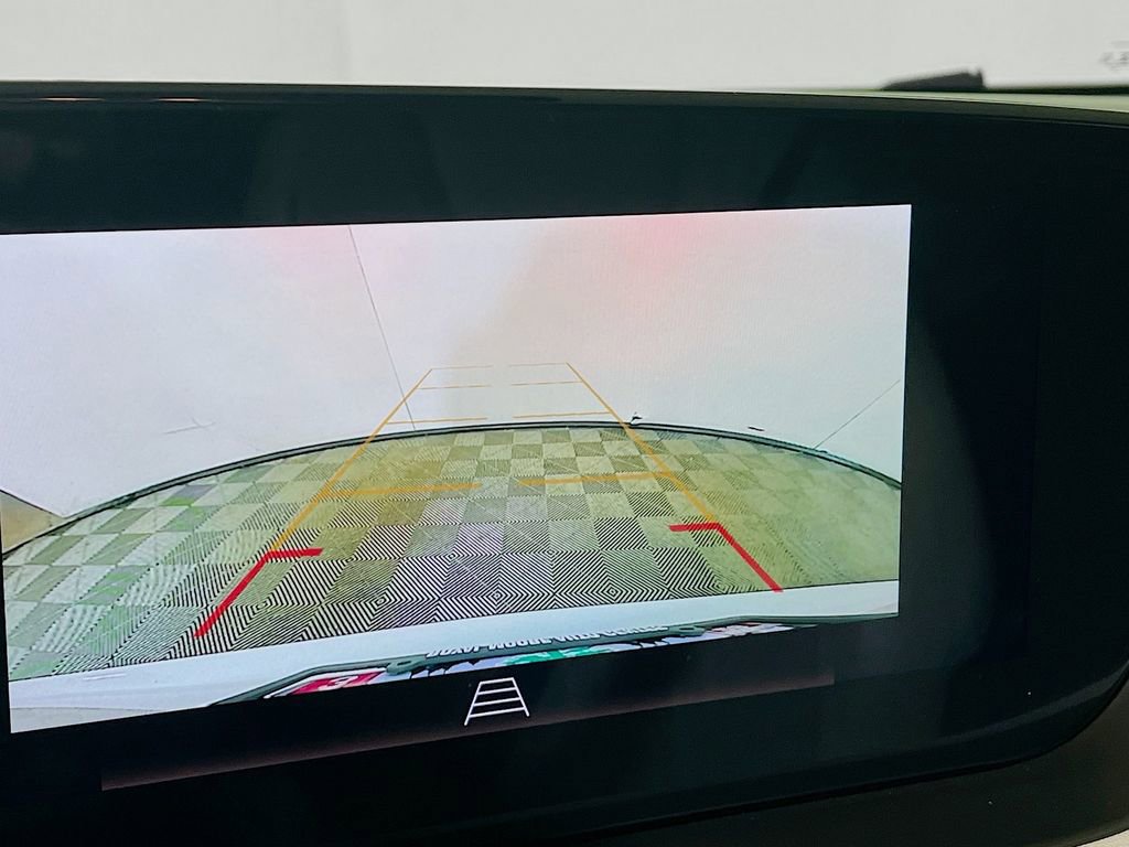 Used 2024 Buick Encore GX Avenir w/ Avenir Convenience Package image 13