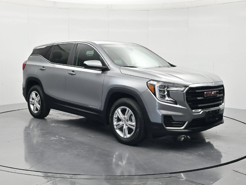 Used 2024 GMC Terrain SLE AWD/4WD image 3