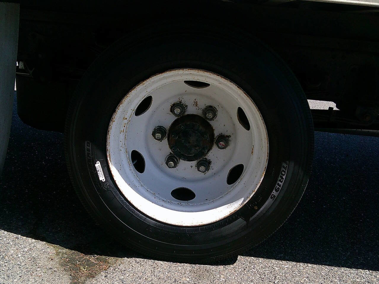 Used 2021 Isuzu NPR image 10