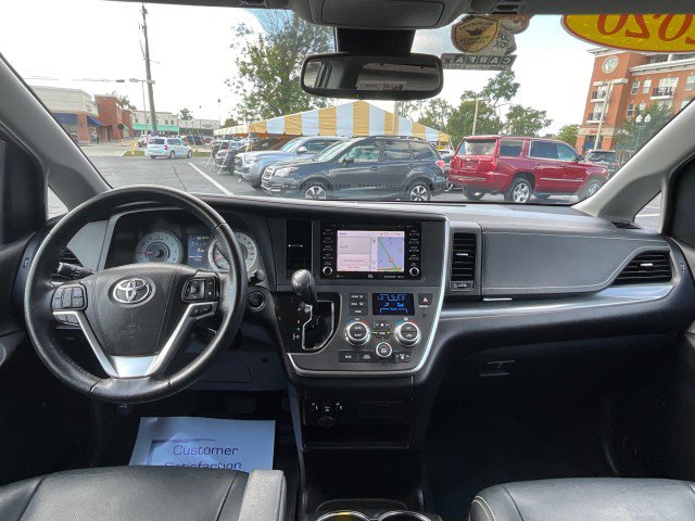 Used 2020 Toyota Sienna SE image 12