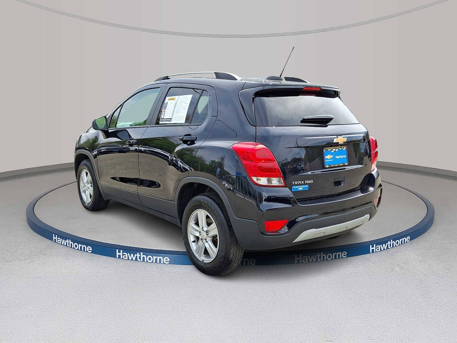 Used 2022 Chevrolet Trax LT w/ LT Convenience Package AWD/4WD image 4