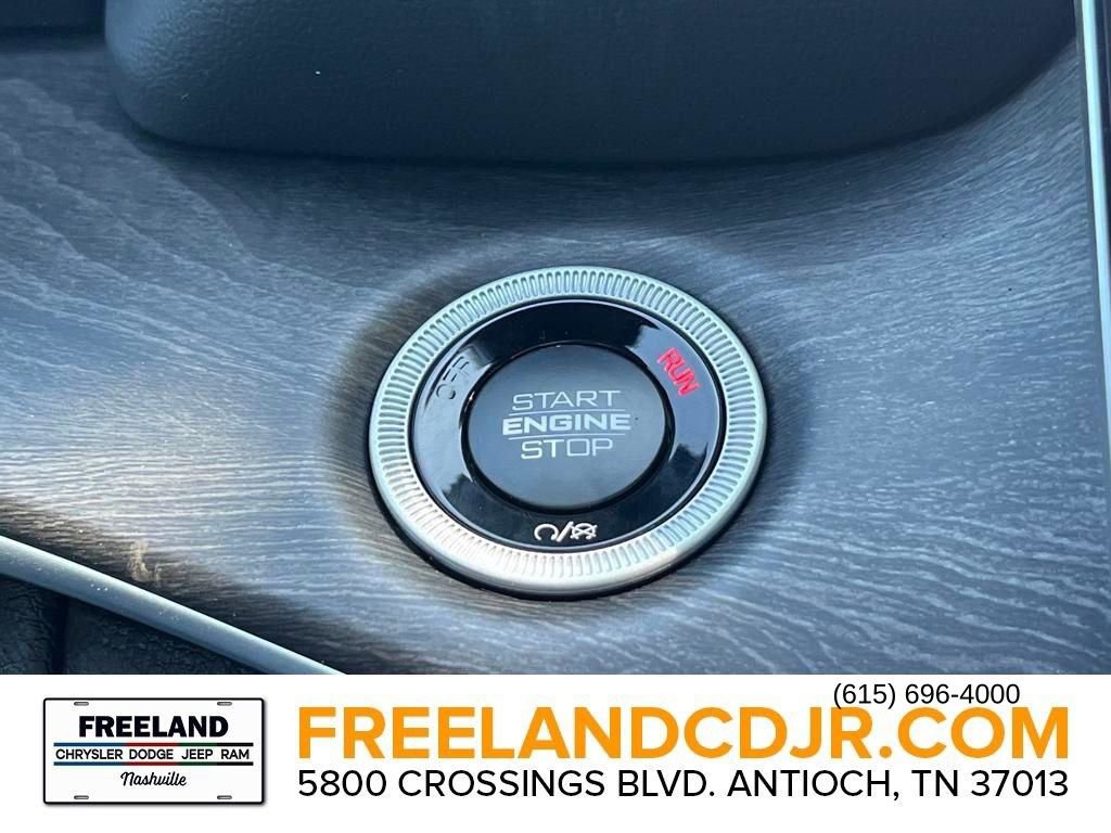 New 2025 Jeep Grand Cherokee Limited w/ Luxury Tech Group II image 12