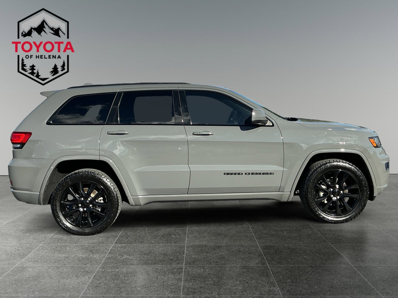 Used 2020 Jeep Grand Cherokee Altitude image 6