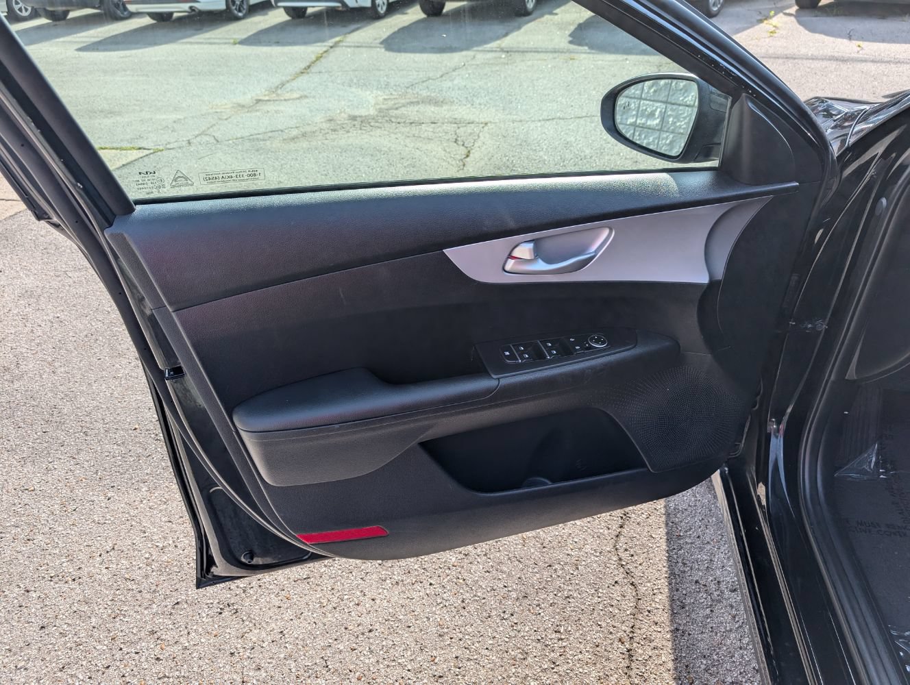 Used 2024 Kia Forte LXS w/ LXS Technology Package FWD image 11
