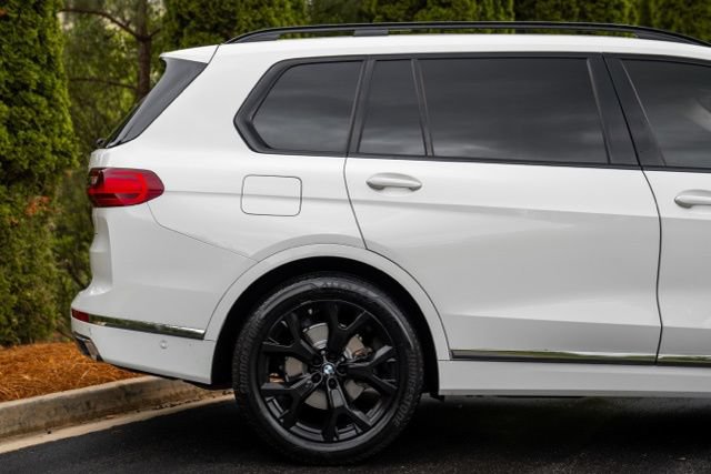 Used 2021 BMW X7 xDrive40i w/ Premium Package AWD/4WD image 13