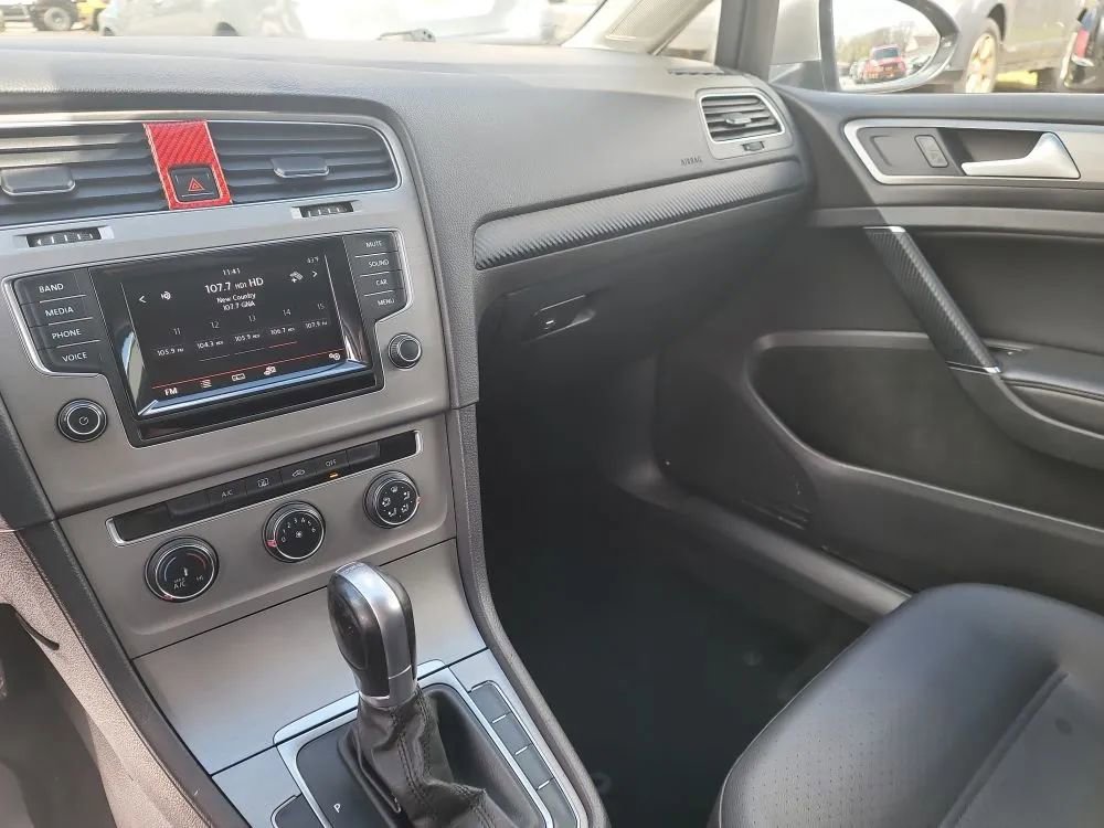 Used 2015 Volkswagen Golf TDI S FWD image 14