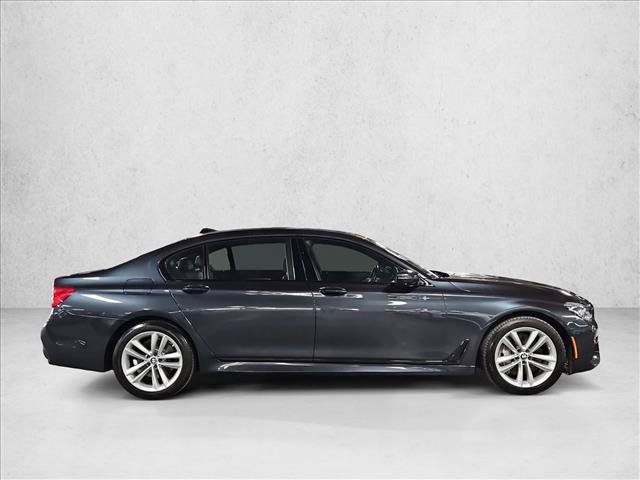Used 2017 BMW ALPINA B7 xDrive AWD/4WD image 4