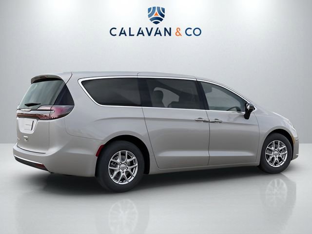 New 2026 Chrysler Pacifica Select FWD image 4