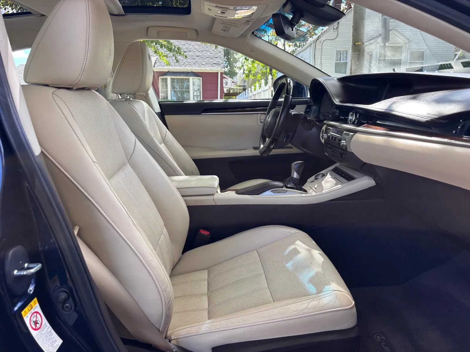 Used 2016 Lexus ES 350 w/ Luxury Package w/Wood Trim FWD image 29
