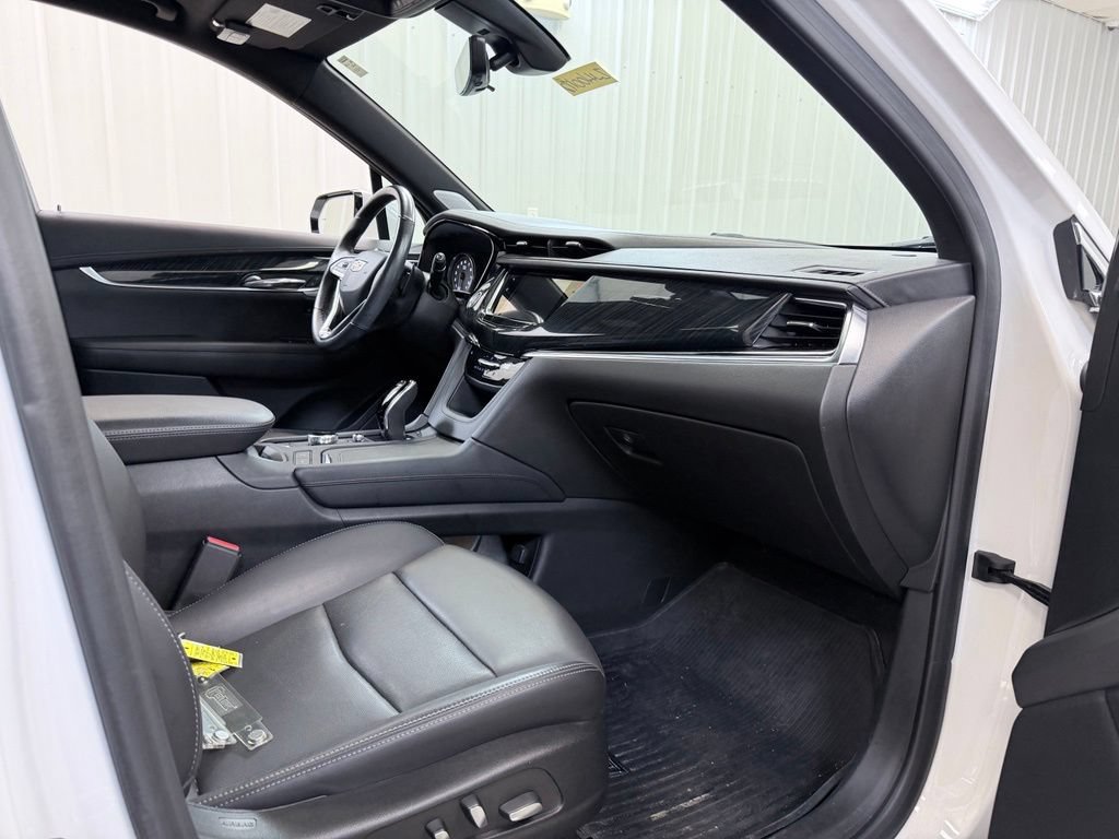 Used 2021 Cadillac XT6 Premium Luxury AWD/4WD image 39
