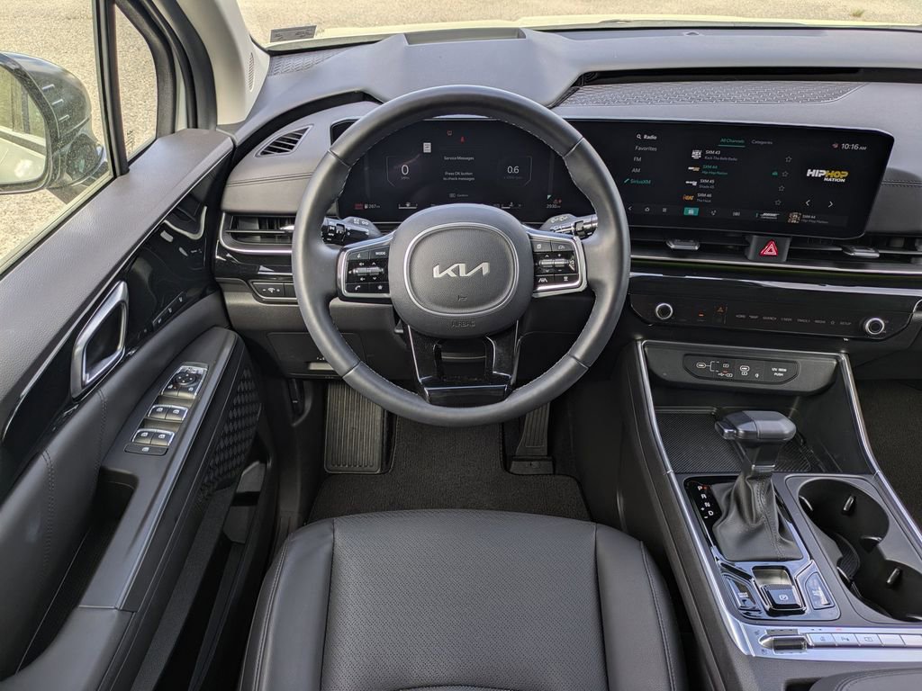 Used 2025 Kia Carnival SX Prestige image 16