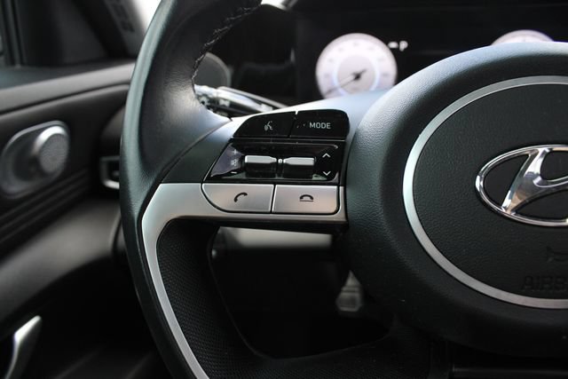Used 2023 Hyundai Elantra Limited FWD image 13