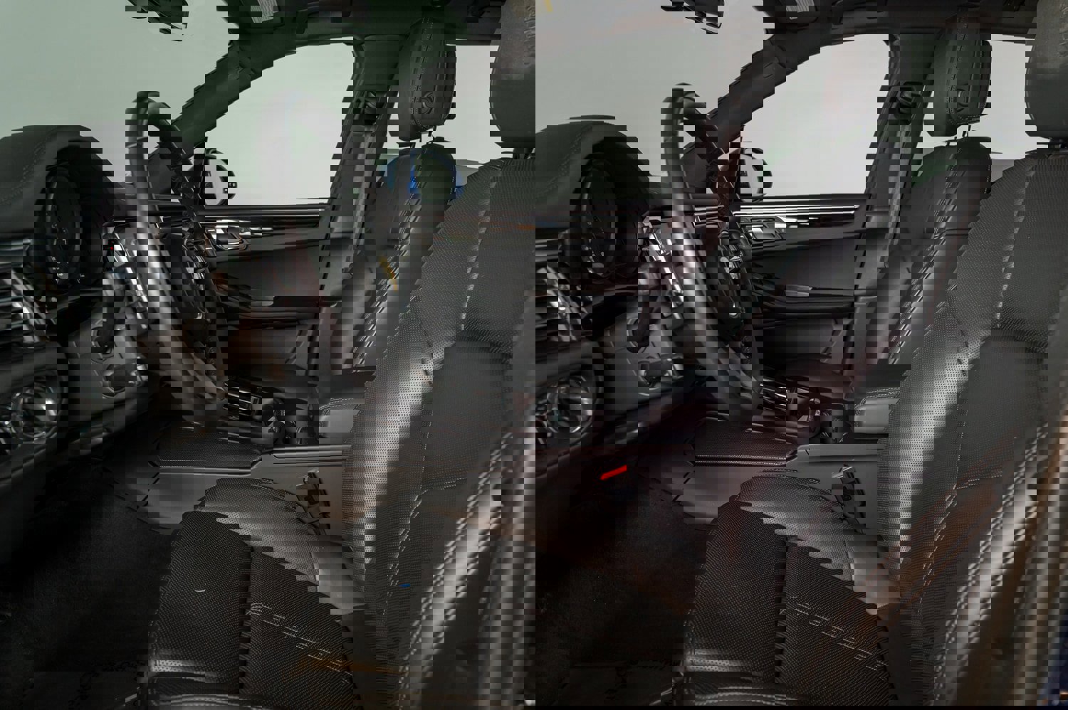 Used 2023 Porsche Macan image 18