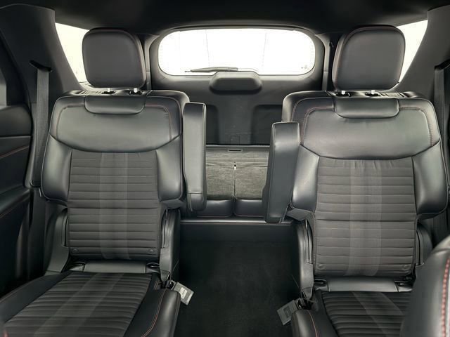 Used 2025 Ford Explorer ST-Line AWD/4WD image 27