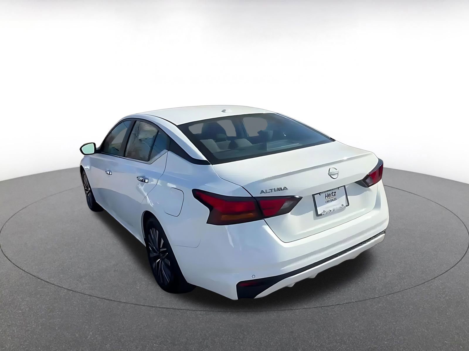 Used 2025 Nissan Altima 2.5 SV image 11