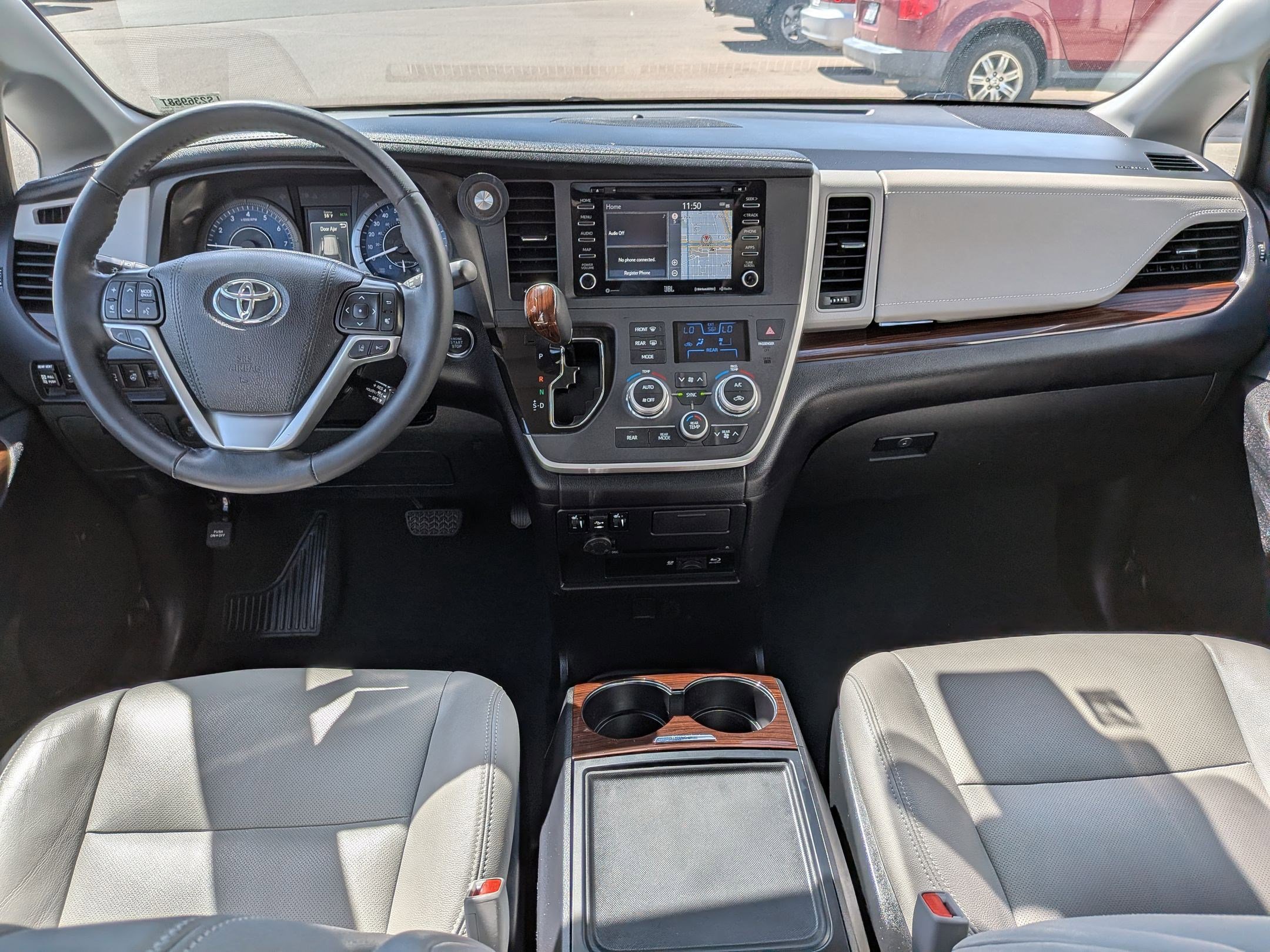 Used 2020 Toyota Sienna Limited Premium image 30