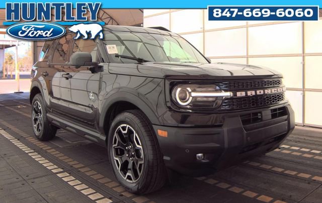 Used 2025 Ford Bronco Sport Outer Banks w/ Outer Banks Tech Package+ AWD/4WD image 3