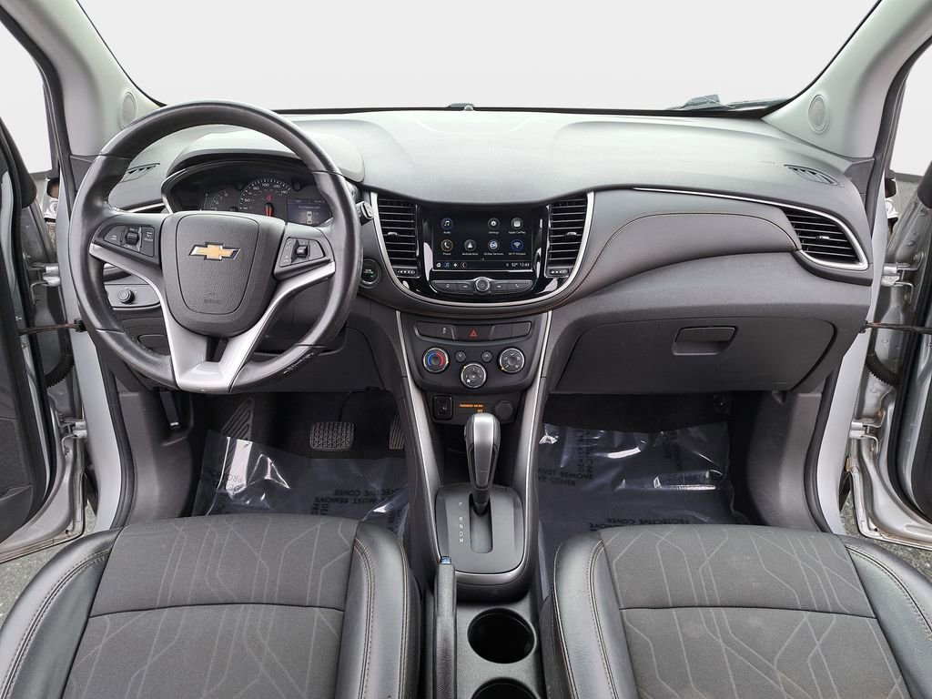 Used 2018 Chevrolet Trax LT w/ Redline Edition image 2