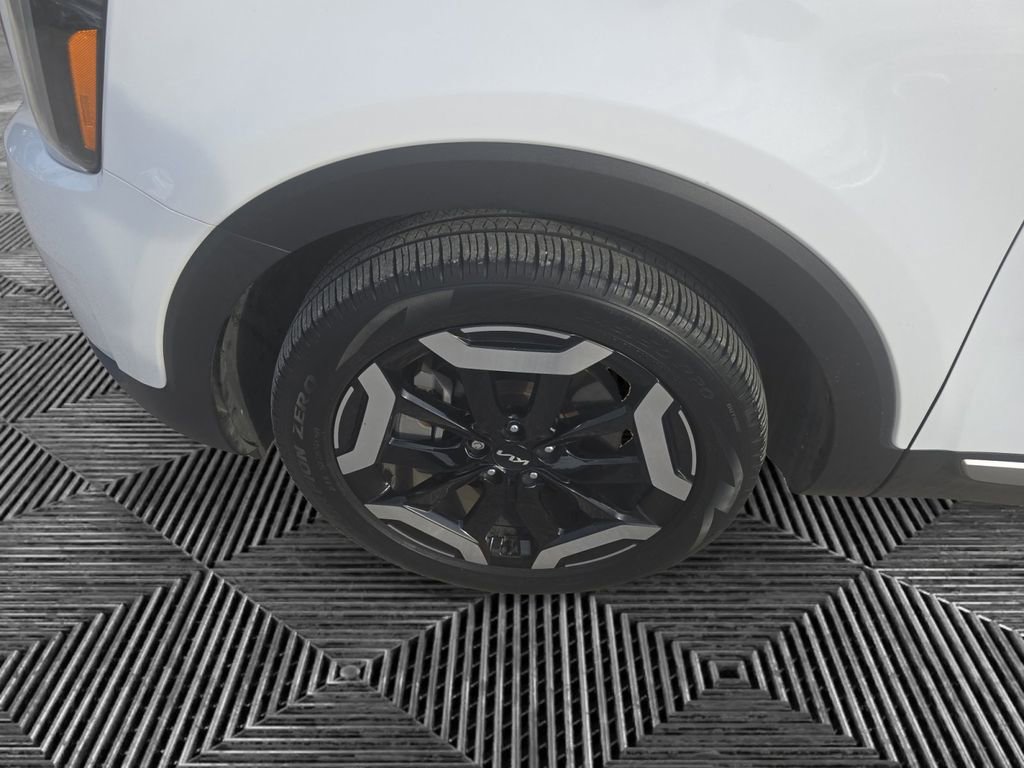 Used 2023 Kia Telluride EX w/ EX Captain's Chair Package image 14