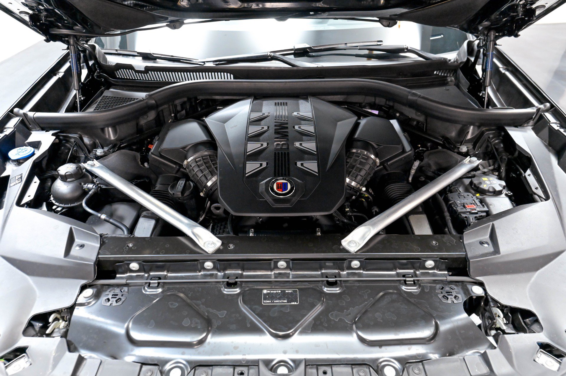 Used 2023 BMW ALPINA XB7 AWD/4WD image 51