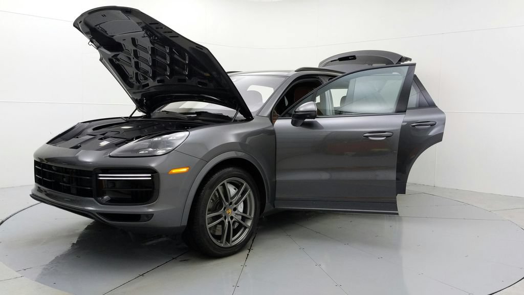 Certified 2023 Porsche Cayenne Turbo AWD/4WD image 12