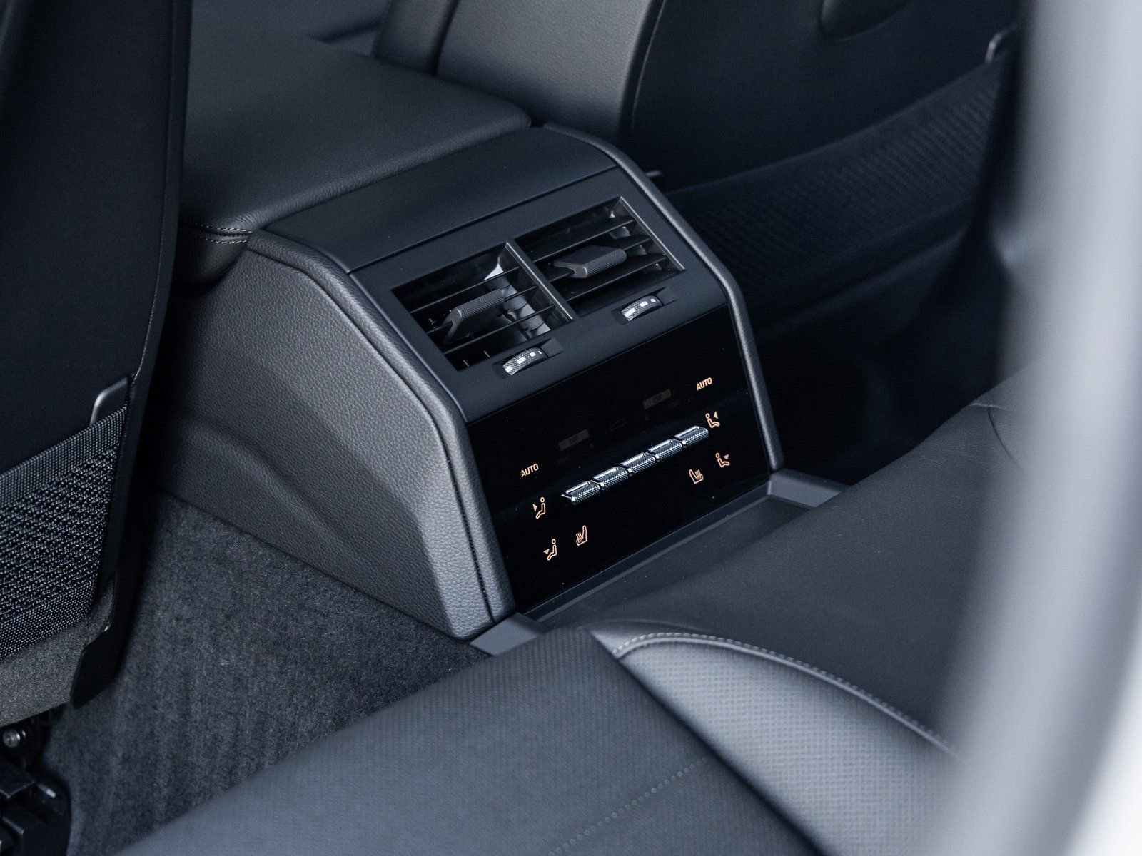 New 2026 Porsche Panamera 4 AWD/4WD image 37