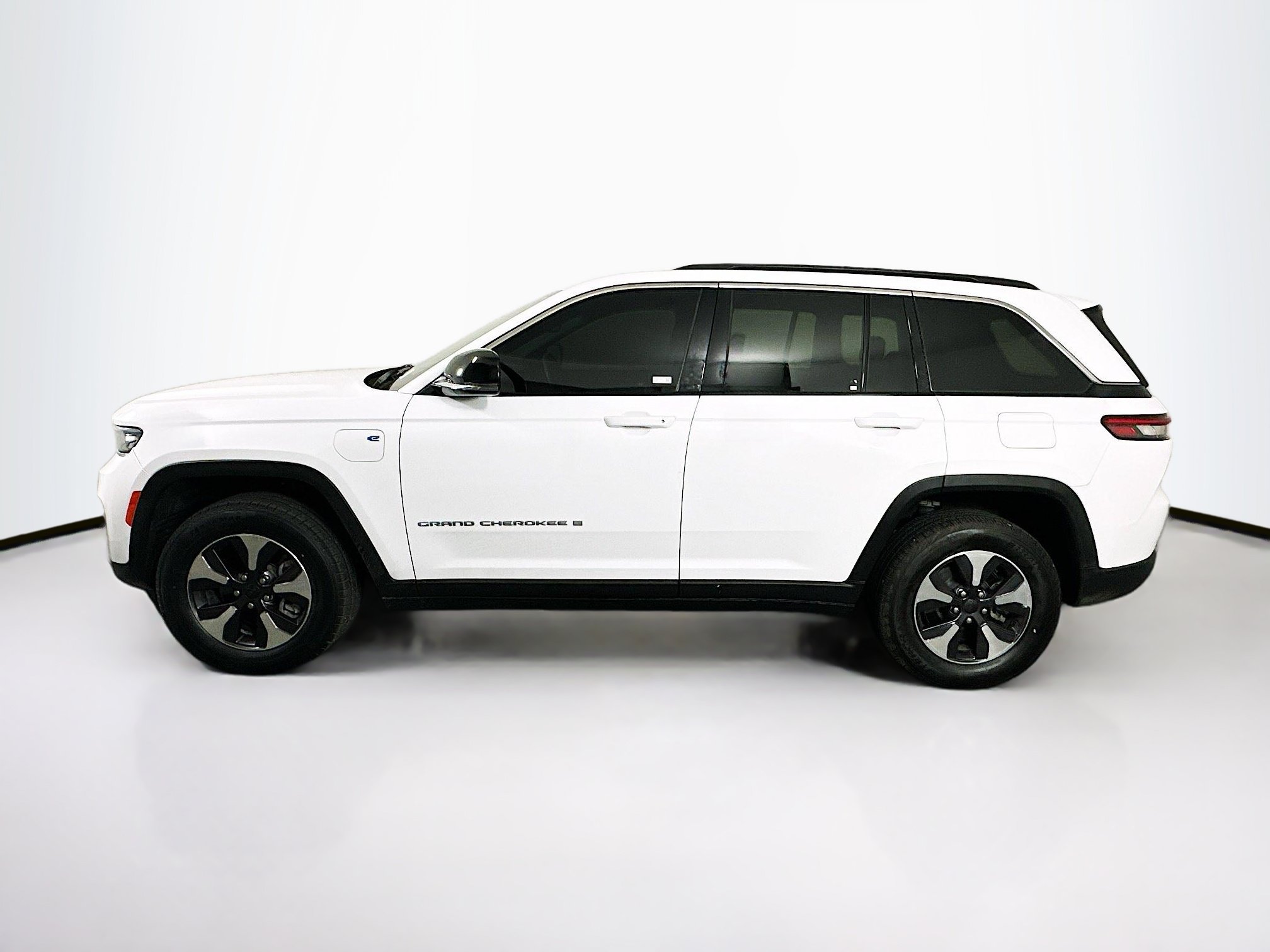 Used 2024 Jeep Grand Cherokee Limited 4xe AWD/4WD image 4