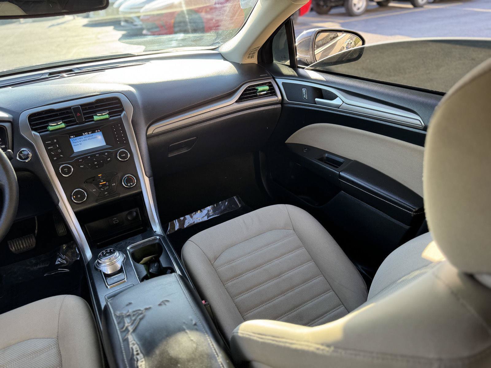Used 2020 Ford Fusion S FWD image 31