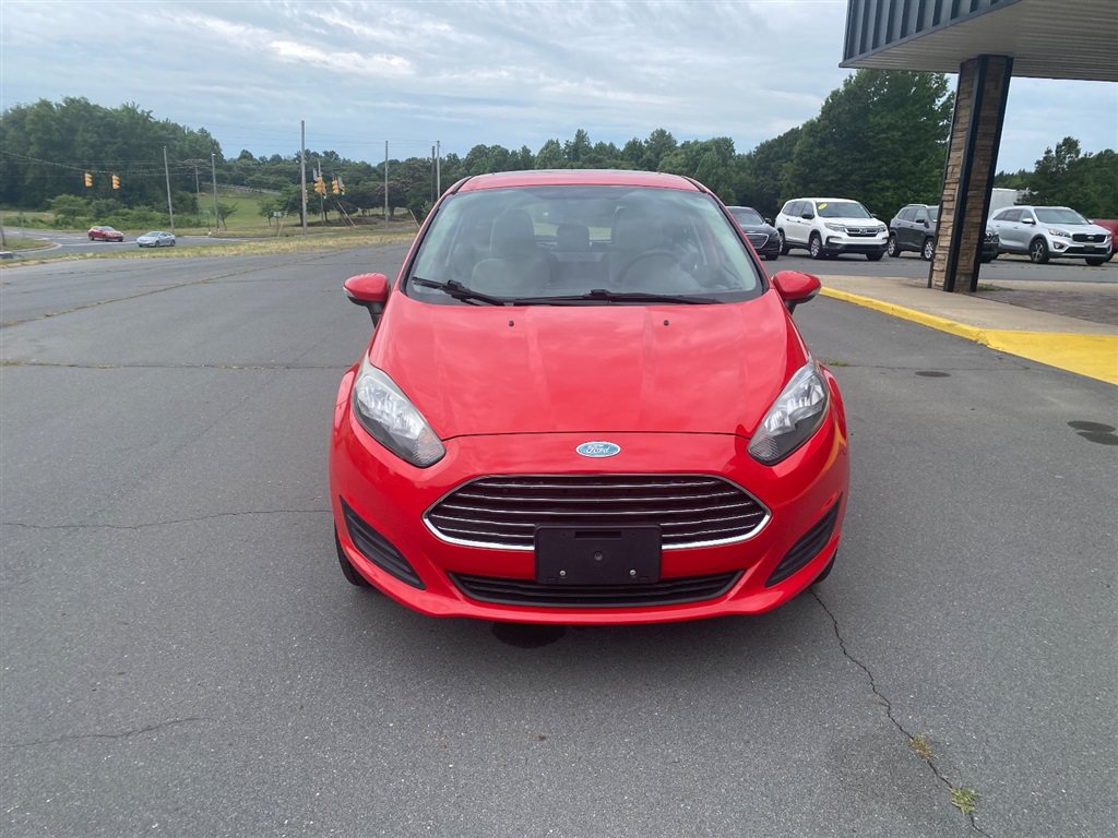 Used 2014 Ford Fiesta SE FWD image 2