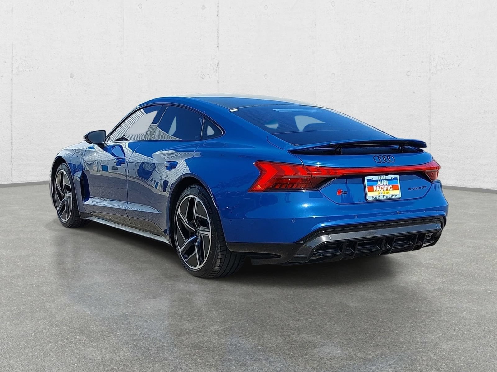 Used 2023 Audi RS e-tron GT w/ Carbon Performance Package AWD/4WD image 7