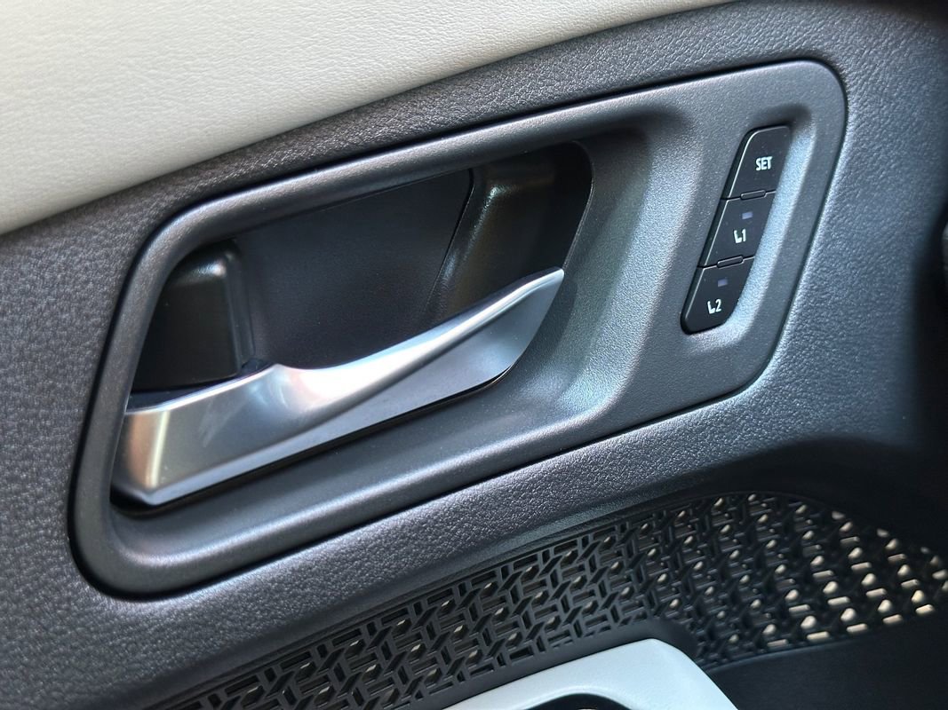 Used 2023 Nissan Ariya Evolve+ image 28