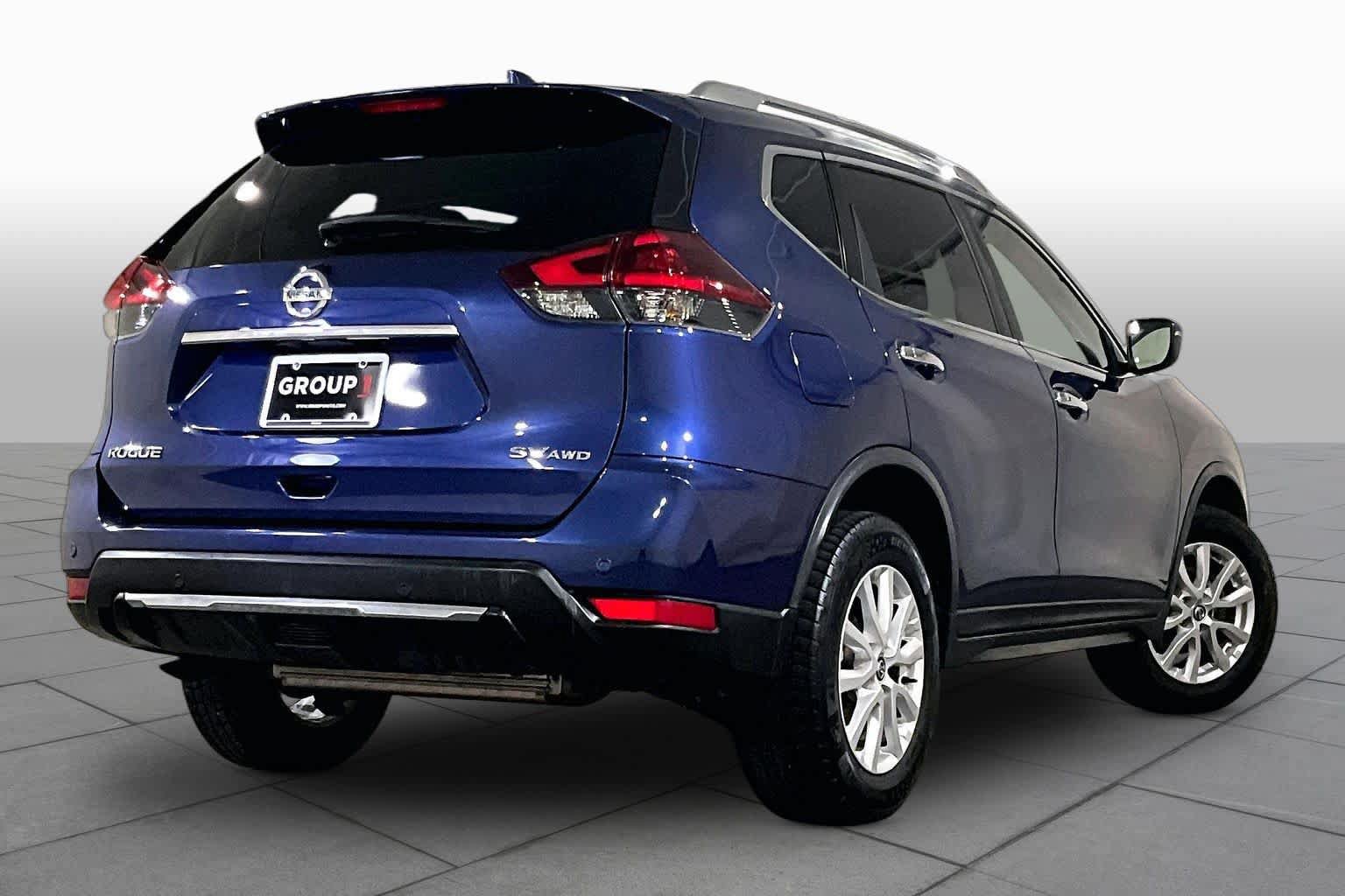 Used 2020 Nissan Rogue SV AWD/4WD image 12