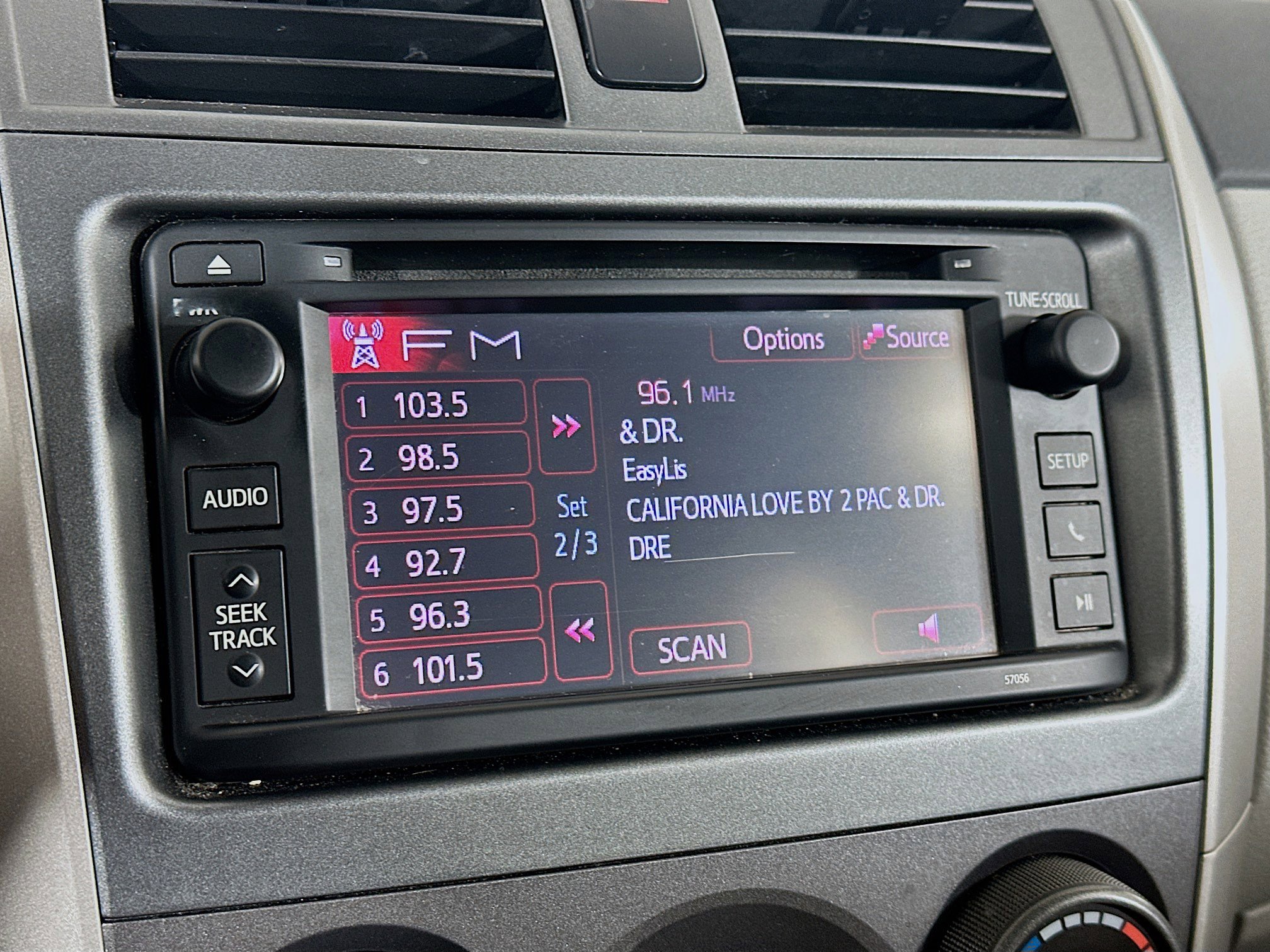 Used 2013 Toyota Corolla LE image 21