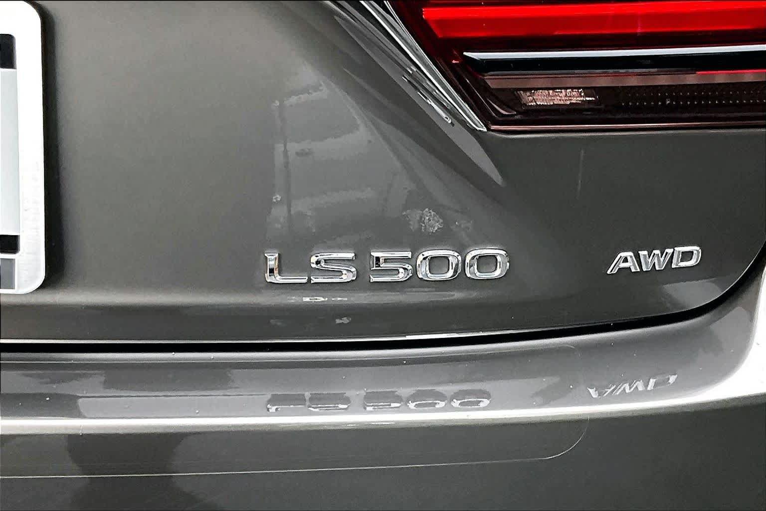 Used 2022 Lexus LS 500 AWD w/ Accessory Package (Z2) image 10