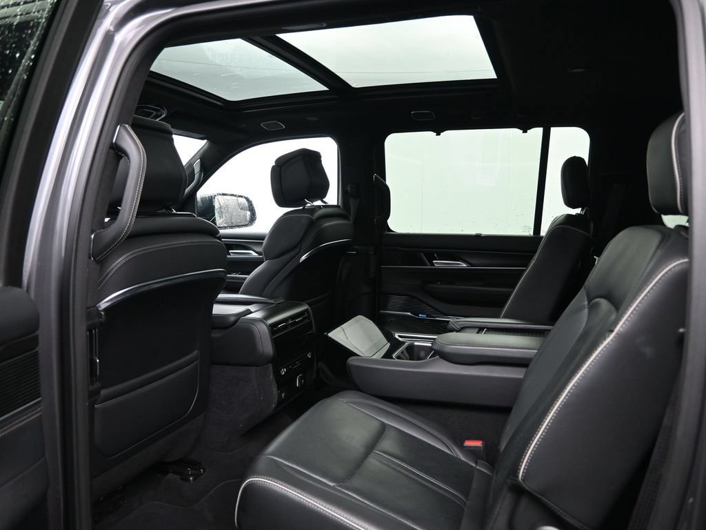 Used 2024 Jeep Grand Wagoneer L Series II w/ Quick Order Packagew 28T AWD/4WD image 28
