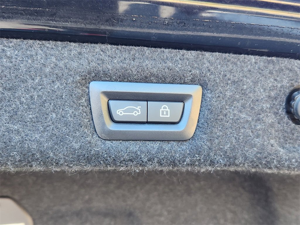 Used 2022 BMW 530i xDrive w/ M Sport Package image 14