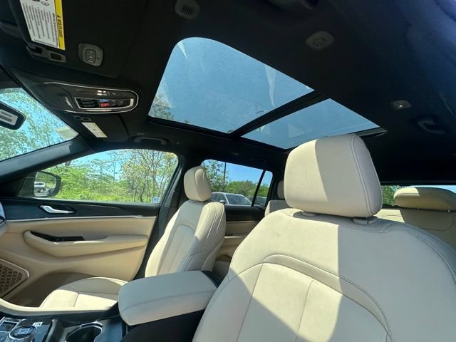 New 2026 Jeep Grand Cherokee L Limited AWD/4WD image 24