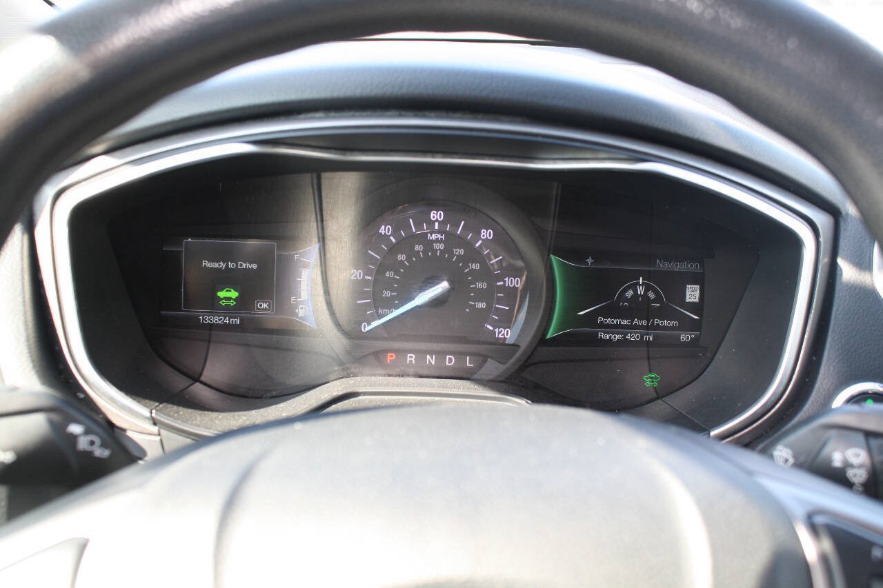 Used 2019 Ford Fusion SE FWD image 8