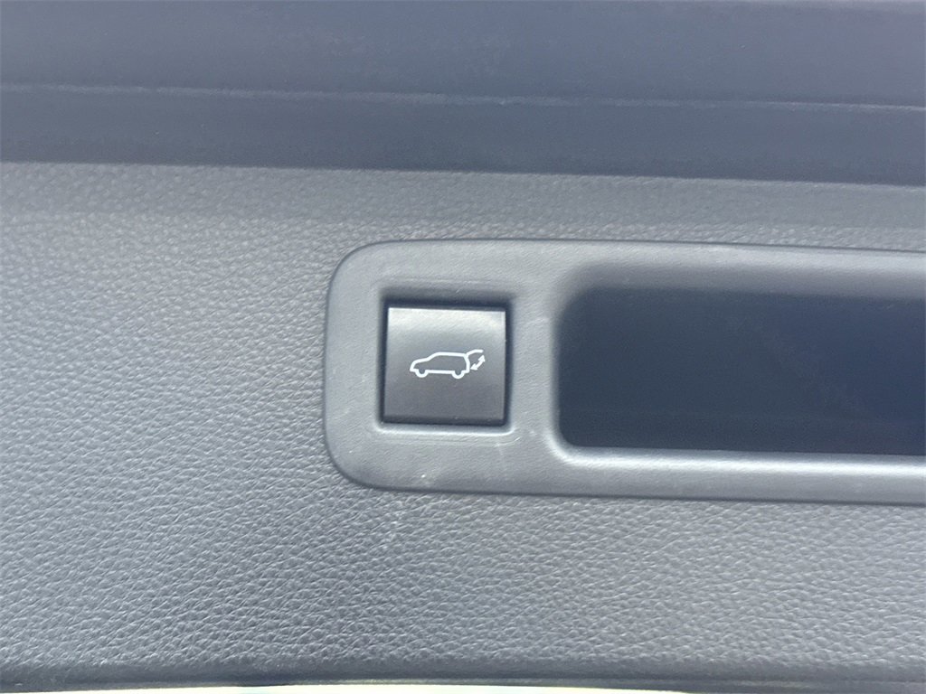 Used 2020 Toyota Highlander Platinum image 13