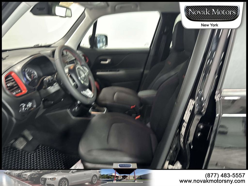 Used 2023 Jeep Renegade Trailhawk image 12