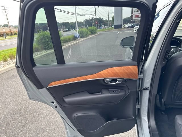 Certified 2025 Volvo XC90 B6 Plus w/ Protection Package Premier AWD/4WD image 16