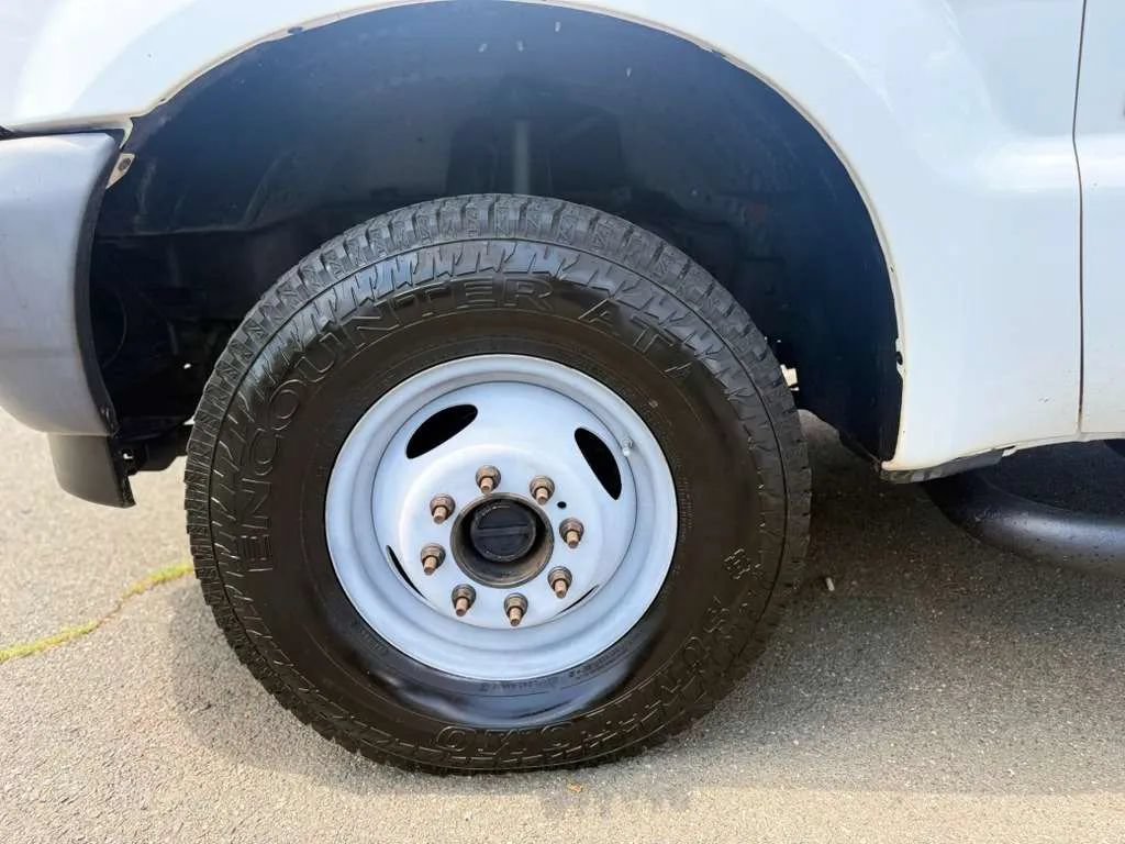 Used 2004 Ford F350 XL AWD/4WD image 19