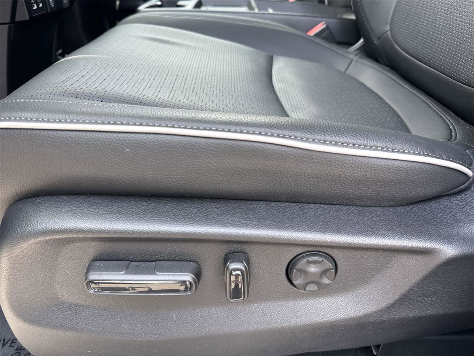 Used 2026 Honda Odyssey Elite image 12