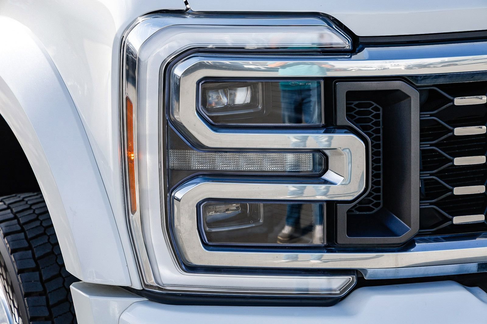 Used 2024 Ford F450 Limited w/ FX4 Off-Road Package image 7