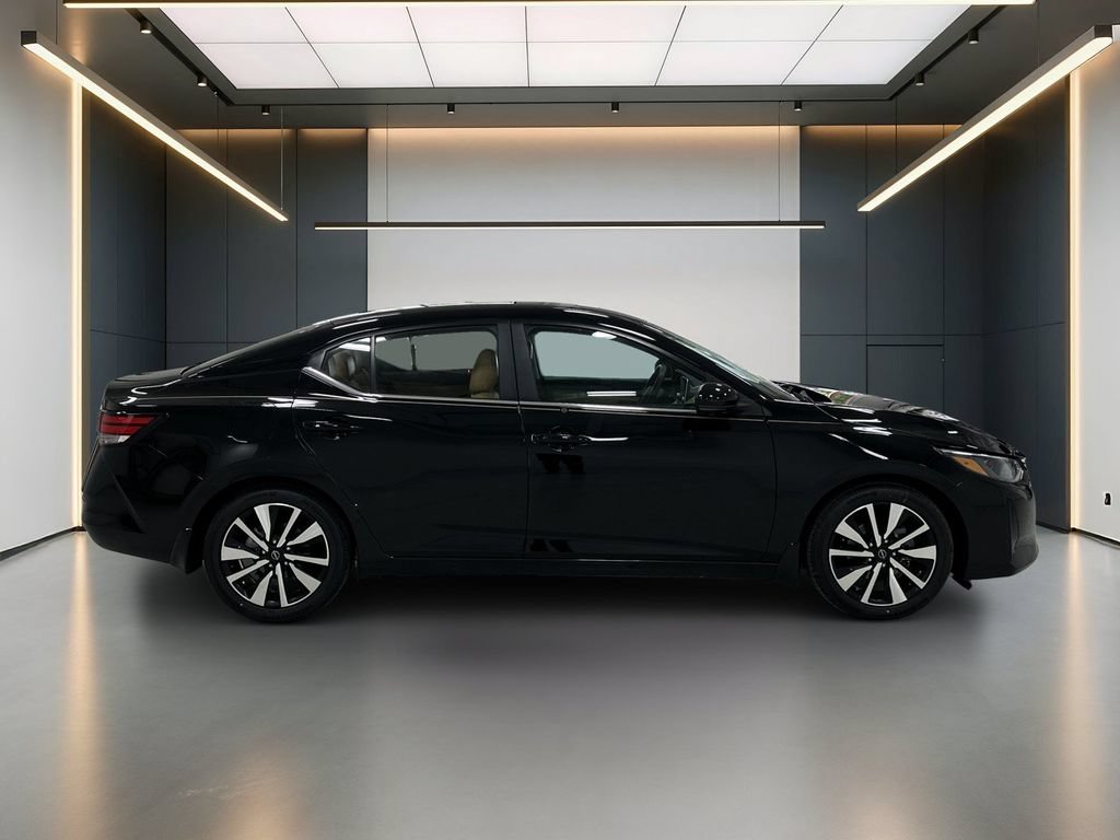 Used 2024 Nissan Sentra SV w/ SV Premium Package FWD image 7