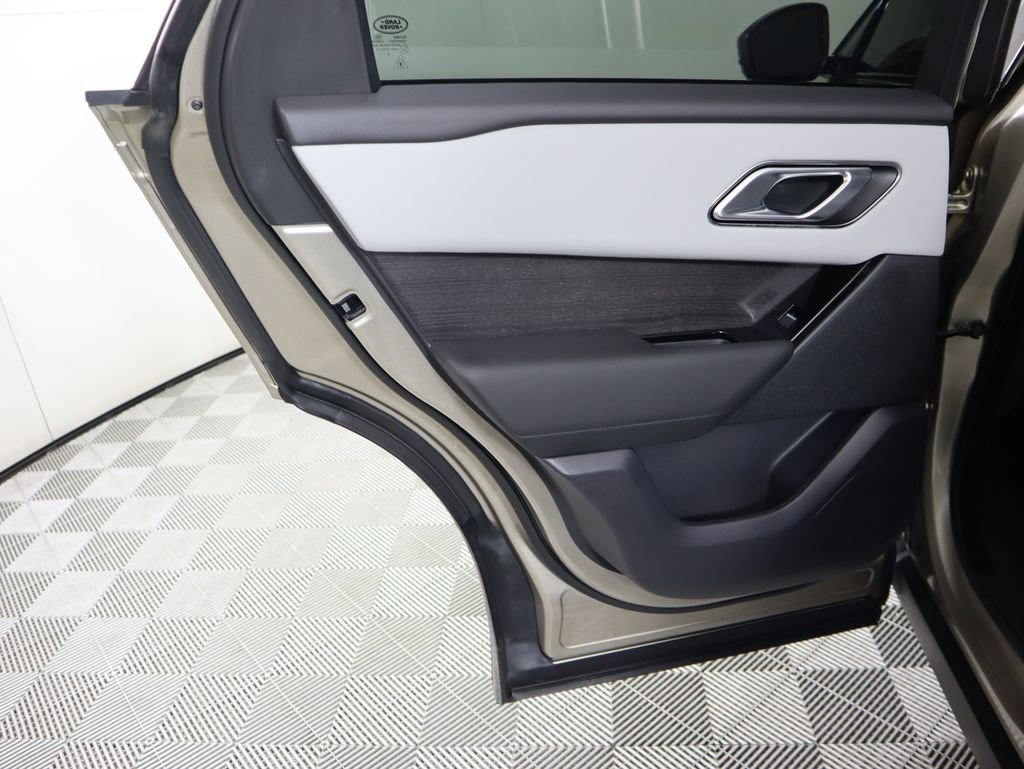 New 2026 Land Rover Range Rover Velar Dynamic SE image 27