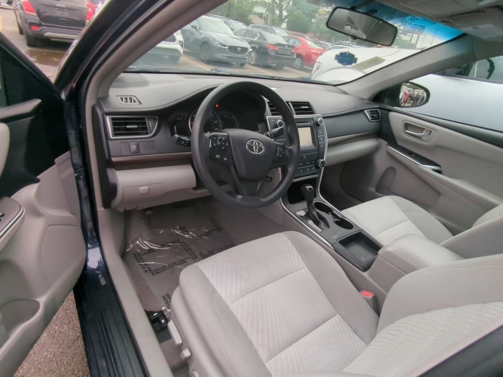 Used 2015 Toyota Camry LE FWD image 7