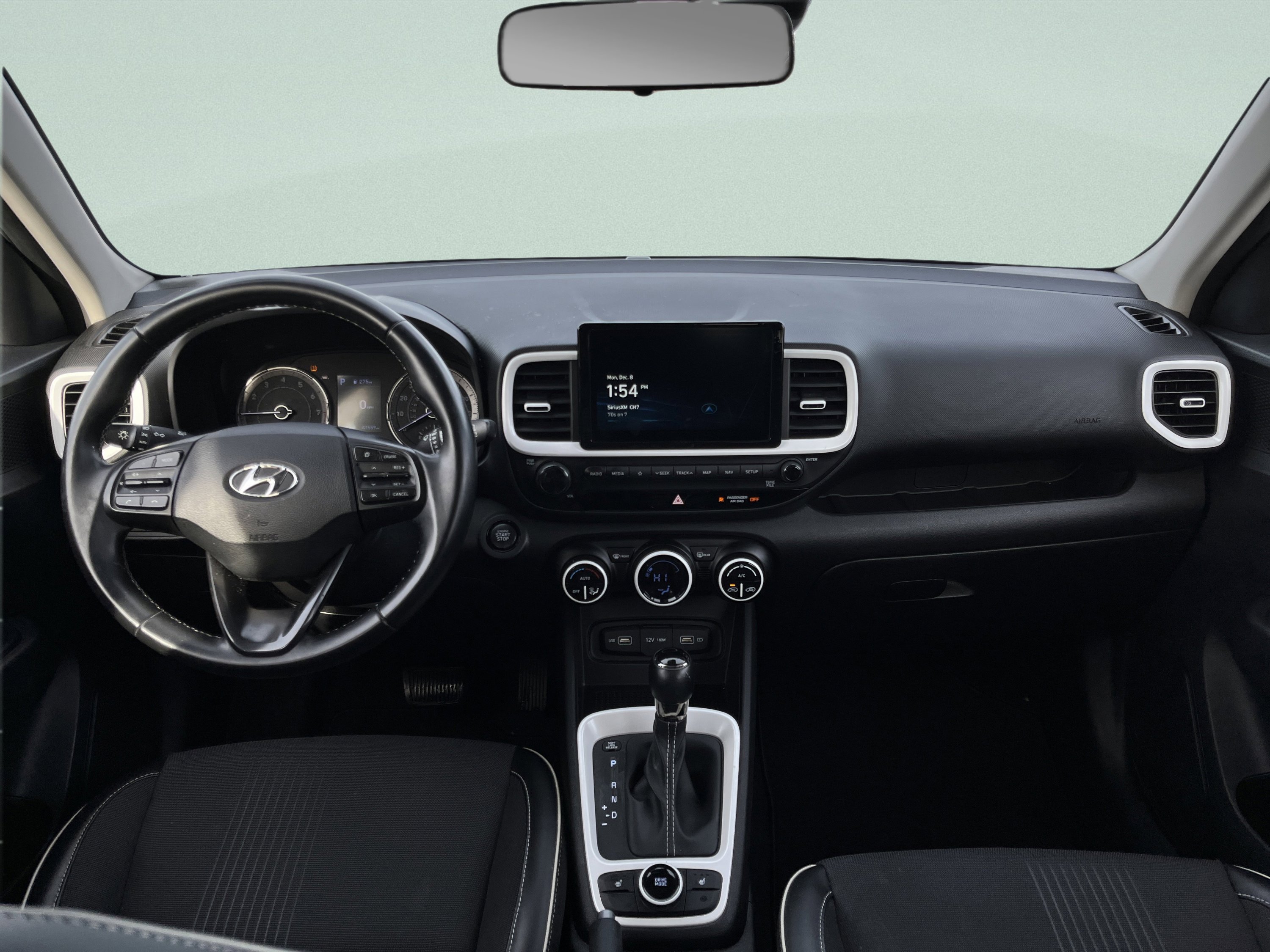 Used 2022 Hyundai Venue Limited FWD image 25