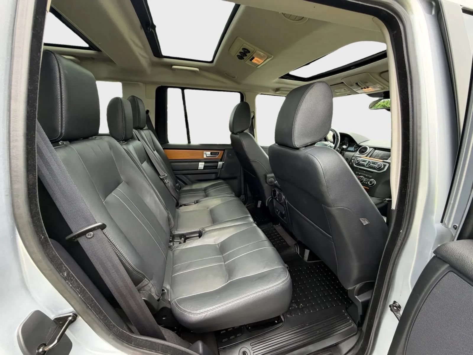 Used 2015 Land Rover LR4 HSE AWD/4WD image 23