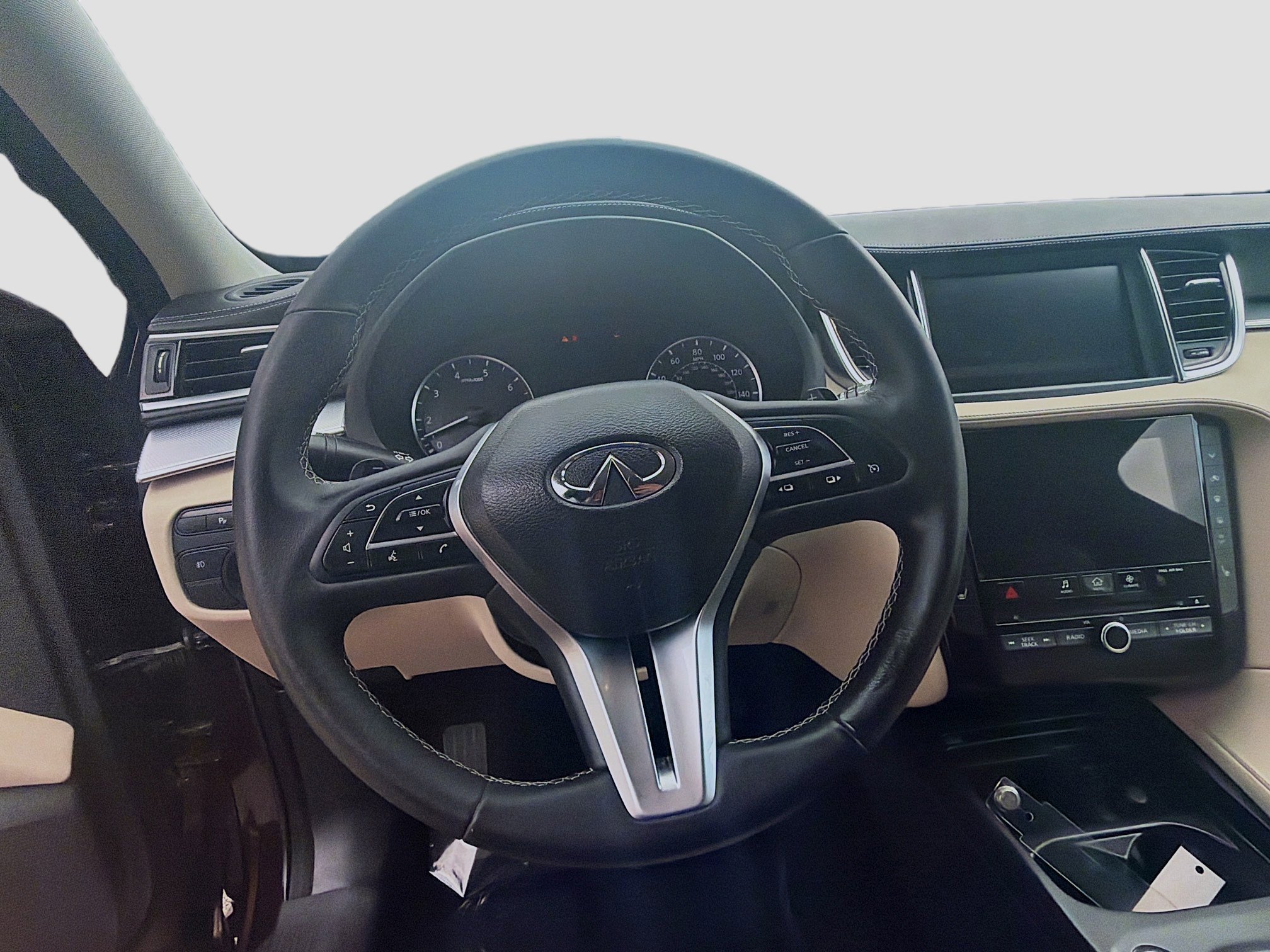 Used 2020 INFINITI QX50 Luxe w/ Navigation Package FWD image 10